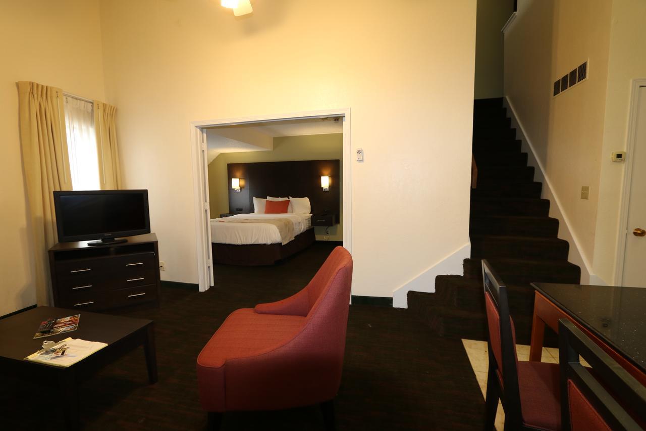 Fairbridge Inn & Suites - Akron Copley Township - West Экстерьер фото