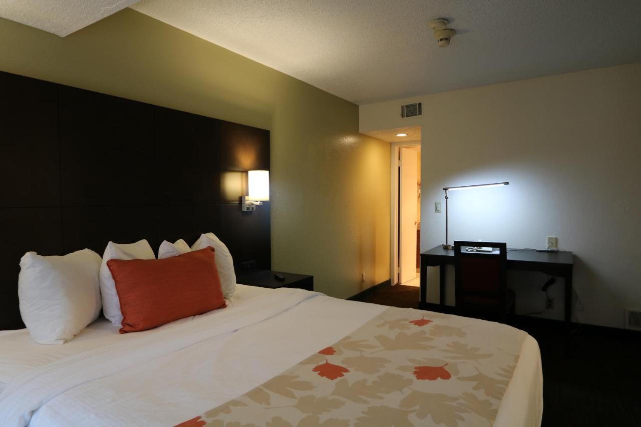 Fairbridge Inn & Suites - Akron Copley Township - West Номер фото