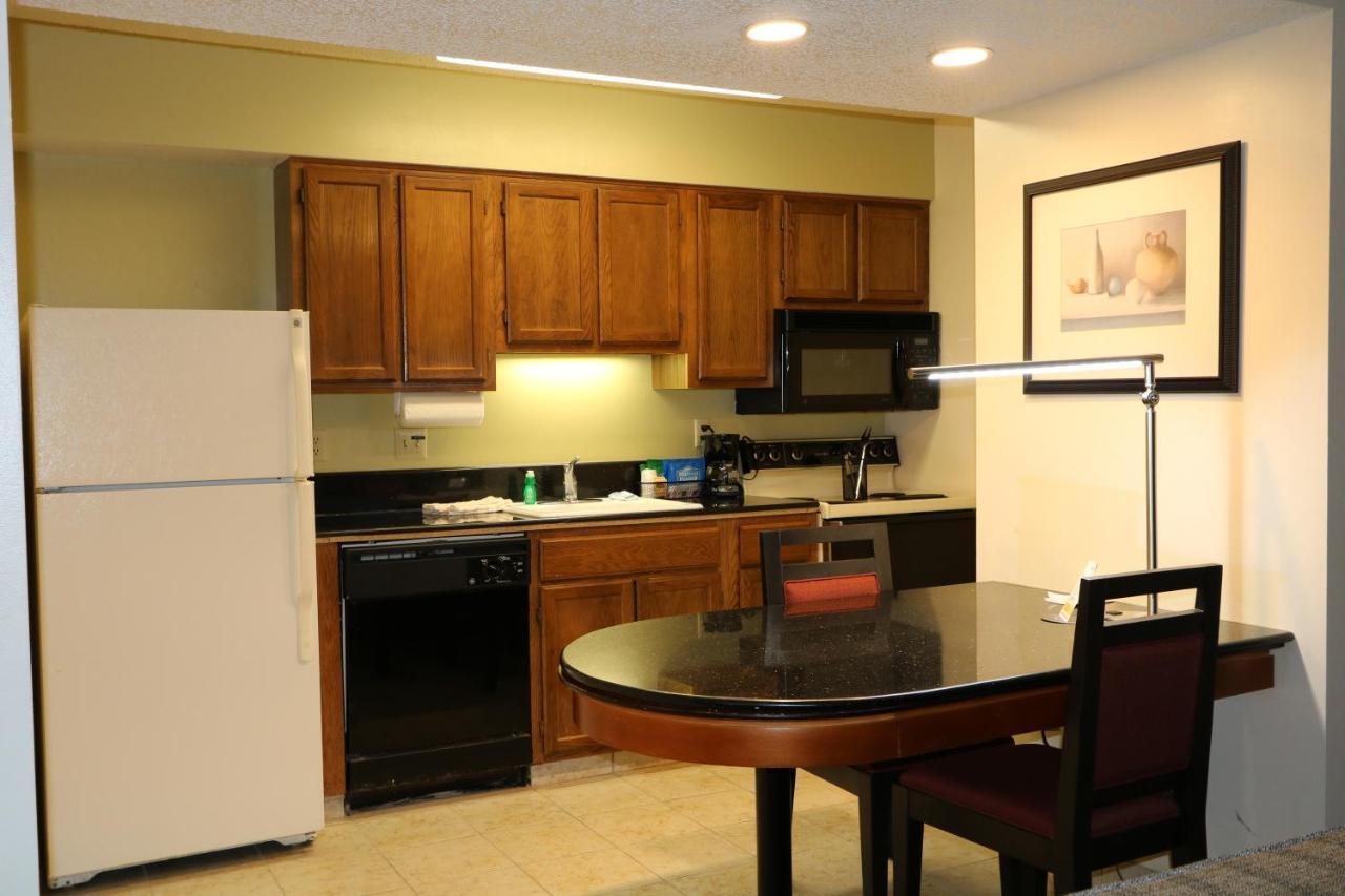 Fairbridge Inn & Suites - Akron Copley Township - West Номер фото