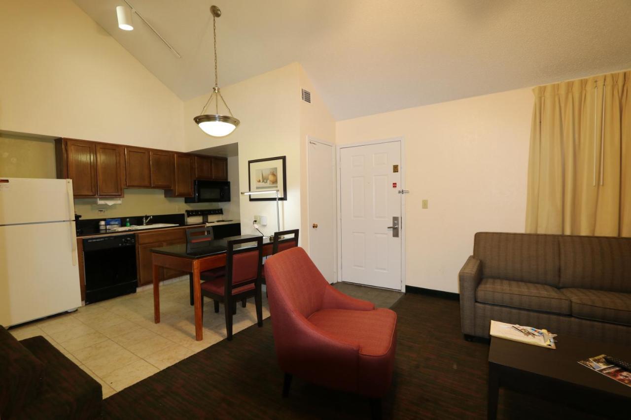 Fairbridge Inn & Suites - Akron Copley Township - West Номер фото